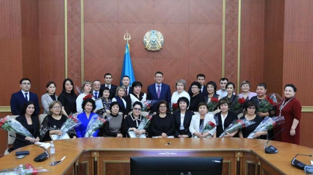 Қарағанды облысының әлеуметтік сала қызметкерлеріне марапат берілді 