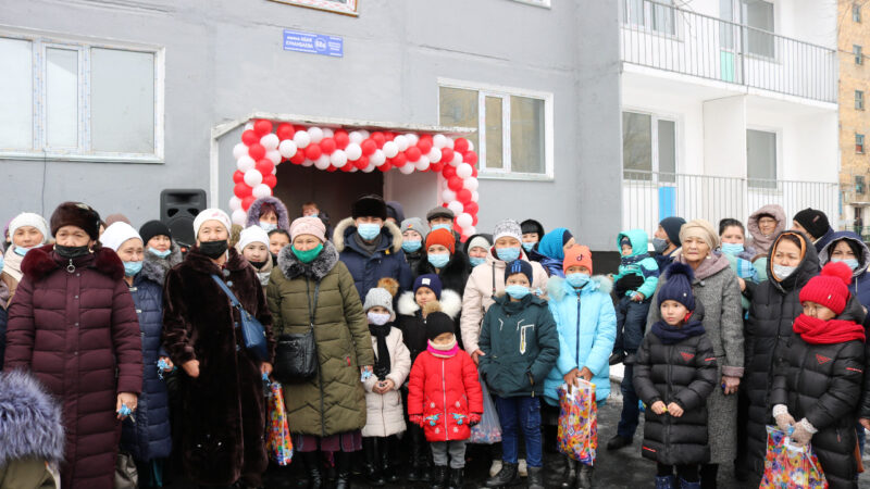 Қуаныш еселенген күн Шахтинск қаласында 37 отбасына пәтер берілді