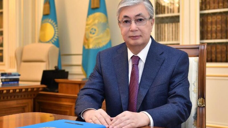 Мемлекет басшысы қазақстандықтарды Республика күнімен құттықтады