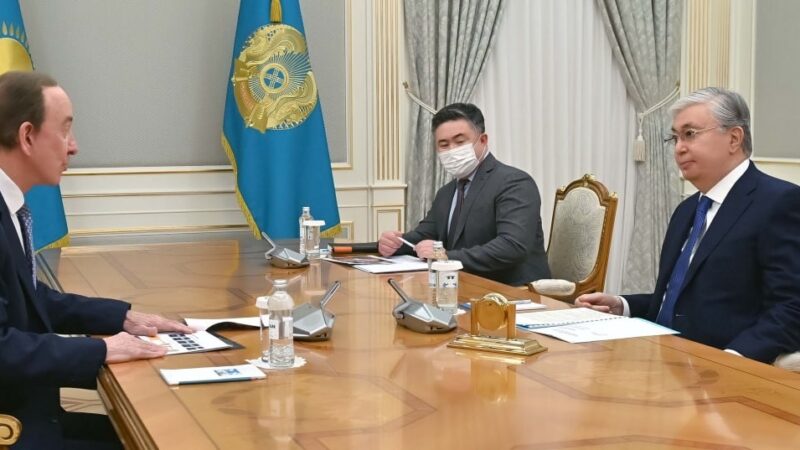 Мемлекет басшысы Air Astana президенті Питер Фостерді қабылдады
