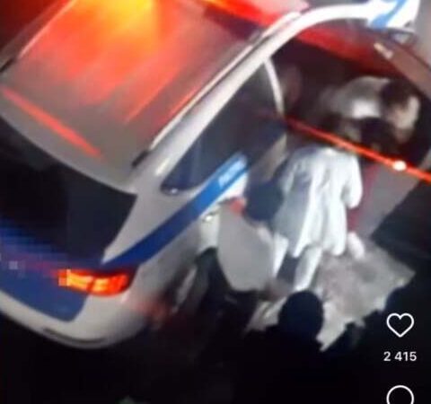Қарағандылық полицейлер толғағы қысқан әйелді қызметтік көлікте босандырып алды
