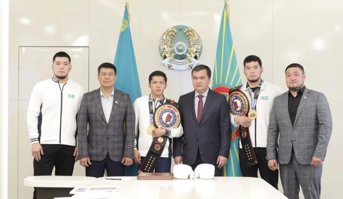 Астанада бокстан әлем чемпиондарына үш бөлмелі пәтердің кілті табысталды