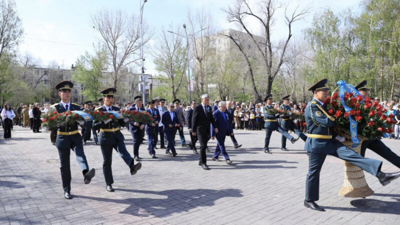 Аймақ басшысы ардагерлерді Жеңіс күнімен құттықтады