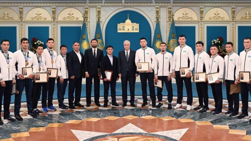 Мемлекет басшысы бокстан әлем чемпионатының жүлдегерлерін қабылдады