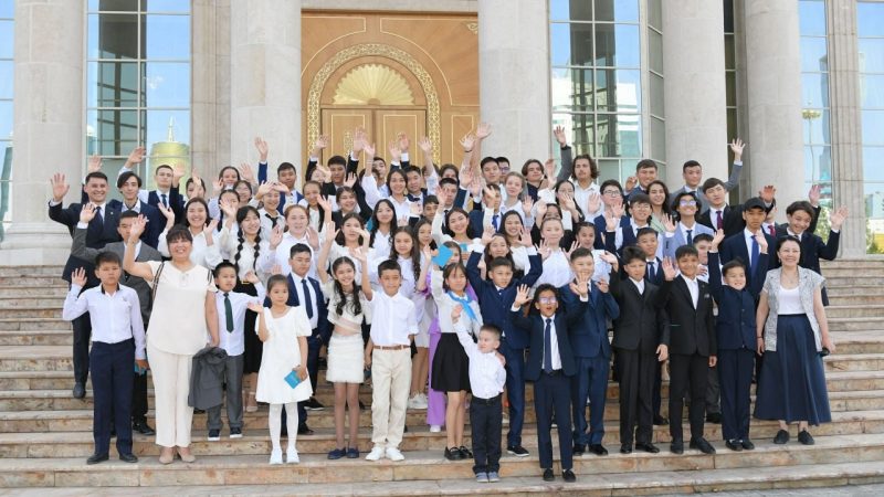 70-ке жуық оқушыға «Ақорда» резиденциясында экскурсия ұйымдастырылды
