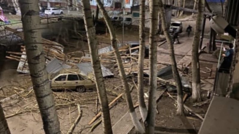 Қатты желдің салдары жойылуда